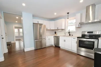 Image de The Roosevelt 2, Stylish, Safe, Parking, near mall, quiet location sleep 6