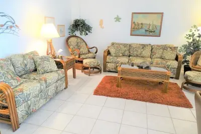 Image de Siesta Beach House #201 Ground Floor, Gulf Side End Unit- 1 Week