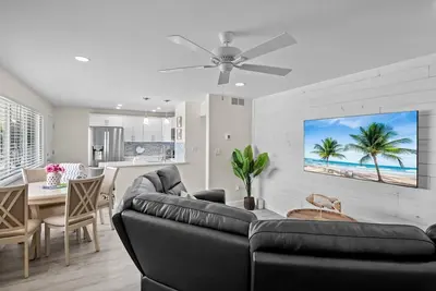 Image de Siesta Beach House #205 Ground Floor, Minute Walk to Beach