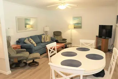 Image de Siesta Beach House #207 Minute Walk to Beach- 1 Week Minimum