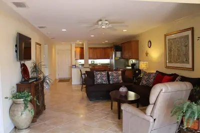 Image de Sunset Royale - 116- 2bed/2bath condo. Perfectly located from beach and village.