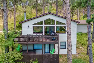 Image de Mountain-view house with washer/dryer, fireplace, gas grill, balcony, & patio