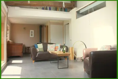 Un Gîte de charme, vue imprenable! Sentiers sur le pas de la porte.