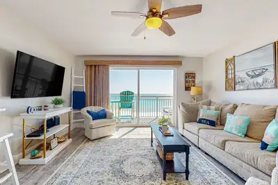 Image de Oceanfront condo with pool, hot tub, central Ac, washer/dryer, & fitness room