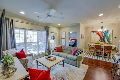 Image de 2 Bedrooms, 2 Baths, Sleeps 6 - Rtr and Welcome to The Red Elephant