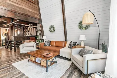 Image de Cavern Cabin Rustic Modern