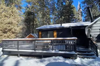 Image de Cozy Bear Modern - 2/1 excellent Location - pet ok