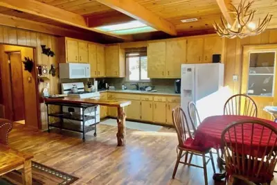 Image de Rustic Lazy Bear + Game Room + Pet Ok + Location