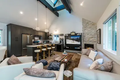 Image de Luxury 3bed 2bath ~High-End Finishes ~King Suite