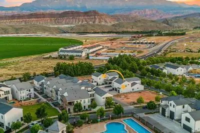 Image de Elim Valley Retreat | 2 Private Pool Neighboring Homes, 2 Spacious Kitchens, and more