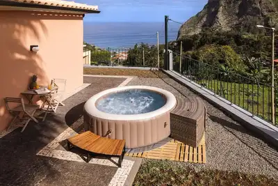Image de Fajã do Amo by Atlantic Holiday