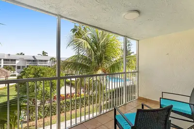 Image de Tropical condo with 2 pools, private beach area, swimming lagoon, tennis & Ac