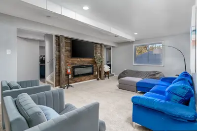 Image de Group Restful Retreat w/Game Room & Mountain Views