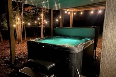 Image de Lux Mountain Home — Close to Red Rocks\/Hiking: Pool Table, Hot Tub, Private Chef