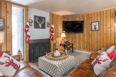 Image de Bhv N6 - Cozy Unit With A Wood Burning Fireplace