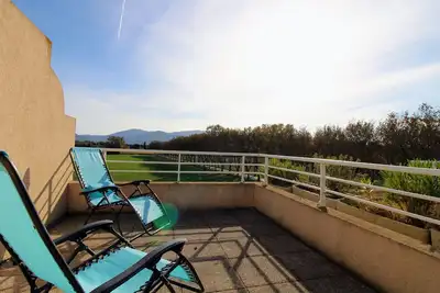 Image de Saint Cyprien : Appartement T3 avec Toit Terrasse, Piscine et Accès Direct à la Plage