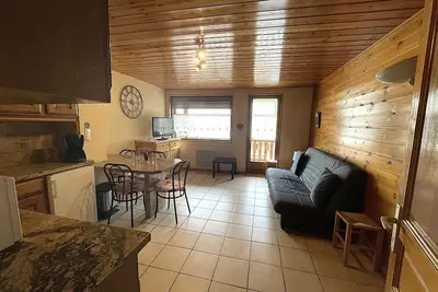 Image de Charmant T2 avec balcon, parking et coin montagne Ă La Salle-les-Alpes