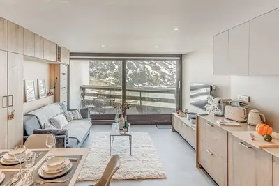Image de Studio 4 pers rénové avec balcon sud à Tignes
