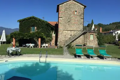 Image de La Casatorre di Ponticello. Casale di campagna con ampio giardino e piscina