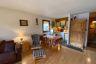 Image de Charmant studio avec balcon sud et parking, proche télésiège et navettes!