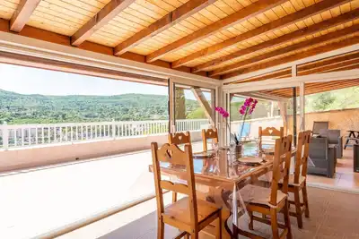Image de Appartement “Du Soleil Levant” – Confort et Vue Panoramique à Apt