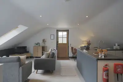 Large, cozy detached 1st floor flat with far reaching views, ideally located for exploring Yorkshire