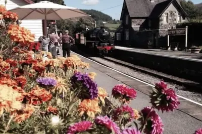 Image de Grade Ii listed Station House by heritage railway