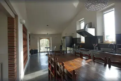Image de Espaces modernes et nature intacte, cottage piscine et jardin 3 km da Lucca