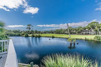 Image de **Golf and Wildlife views**, golf cart included, club cards available - 14 Fairway Club