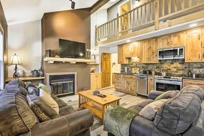 Image de Walk to Grand Lake: Riverfront Gem w/ Fireplace!