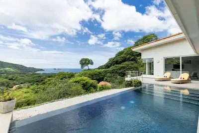 Image de New Modern Ocean View Home in Playa Hermosa - Casa Plumnelly