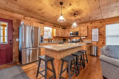 Image de Charming Cabin 2br 2ba w/ loft 5 mi to Helen, Ga