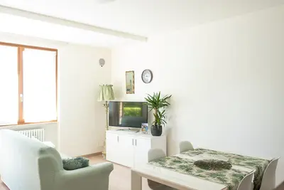 Image de Bright little house for two