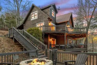 Image de *Lake View Lodge* Family~$Views~Arcade~HotTub