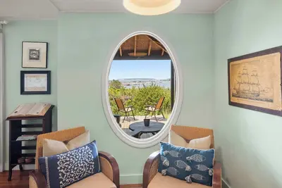 Image de Stunning Water Views Sleeps 14!