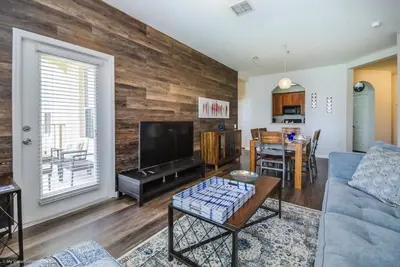 Image de Beautiful Modern Vista Cay Condo, Near Parks-3025