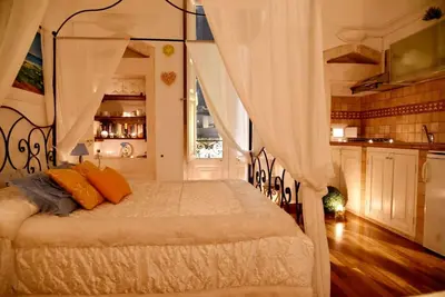 Image de Delightful accommodation overlooking the central square with a view