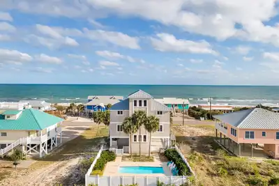 Image de Sea Dawg: Beautiful Beach Views Home- Sleeps 18, Priv. Pool, Pet Friendly!