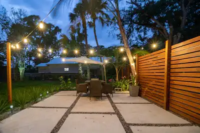 Image de Plant City Modern Soho Farmhouse, Event Friendly! !