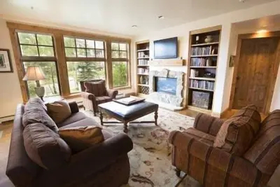 Image de Ski In/Ski Out \"WestWall Lodge\" Luxury Mountain Accommodation A104