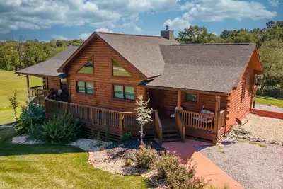 Image de Luxury Log Cabin near Siu, Giant City, & Wineries