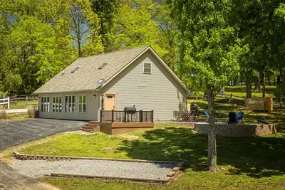 Image de Hip-Young-Fun Lake House Guest Suite