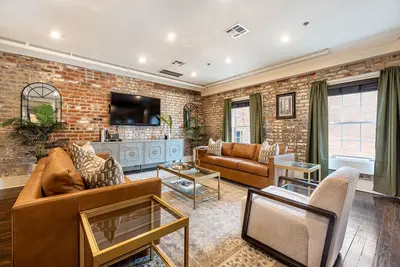 Image de The Marcell - 2b/2b Top Floor, Fq Apt. 60 Day Min. Rental