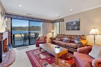 Image de Village Lakefront Condo Retreat at Forest Shores