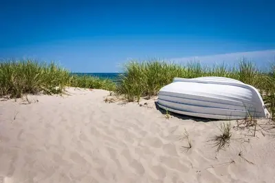 Image de Welcome to the Beach Life! Watefront beach cottage
