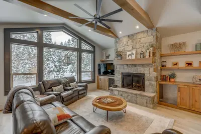 Image de Luxe 4br- Ac - WiFi - Garage - Clubhouse w/comm pool, hot tub, gym