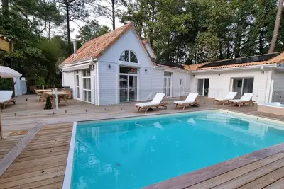 Image de Chalet Scandinave - très lumineux, à 3 minutes du lac et 10 minutes de l'Océan