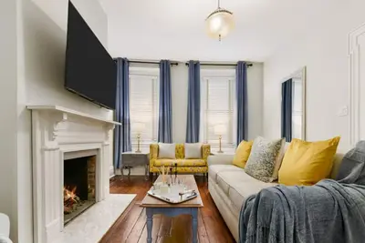Image de ★ HostWise Stays ★ Restored Victorian in the Mexican War Streets! Garage parking, family friendly