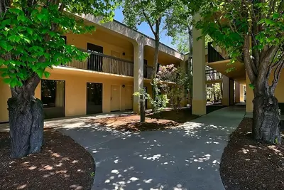 Image de Your Relaxing Getaway Awaits! 4 Family-friendly Units! Near Old Mill District!