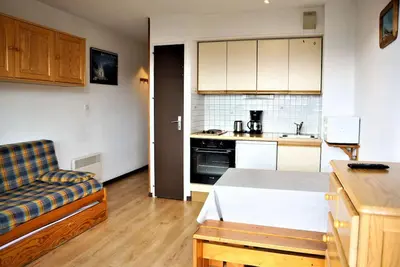 Image de Studio cabine fermée, 4 couchages, balcon ensoleillé, au pied des pistes - Auris en Oisans
